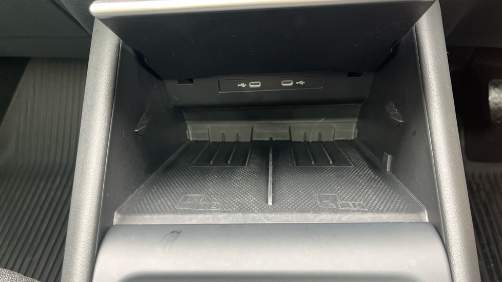 Volkswagen Tayron 1.5 TSI eHybrid Match 5dr DSG6 Estate - Image 38