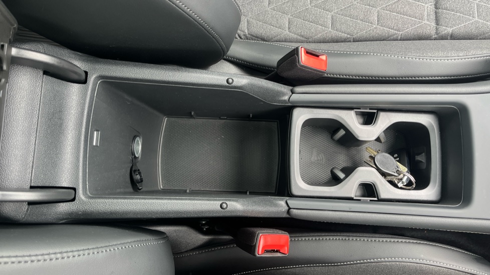 Volkswagen Tayron 1.5 TSI eHybrid Match 5dr DSG6 Estate - Image 39