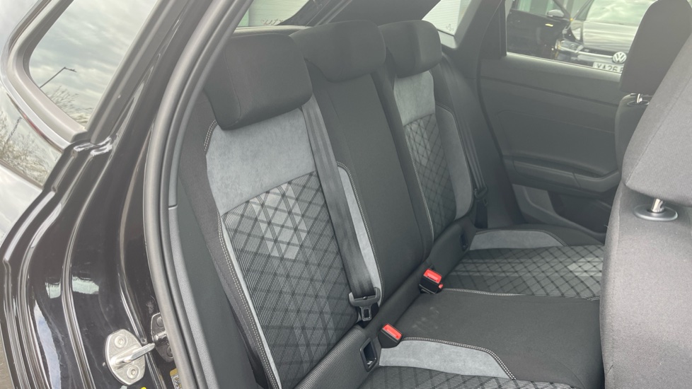 Volkswagen Polo 1.0 TSI 115 Black Edition 5dr DSG Petrol Hatchback - Image 32