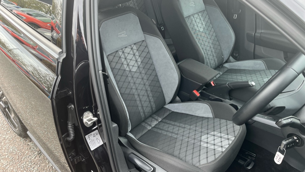 Volkswagen Polo 1.0 TSI 115 Black Edition 5dr DSG Petrol Hatchback - Image 33