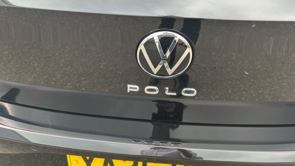 Volkswagen Polo 1.0 TSI 115 Black Edition 5dr DSG Petrol Hatchback - Image 40