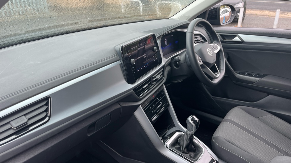 Volkswagen T-Roc 1.0 TSI Life 5dr Petrol Hatchback - Image 2