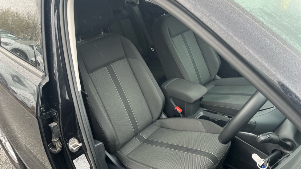 Volkswagen T-Roc 1.0 TSI Life 5dr Petrol Hatchback - Image 32