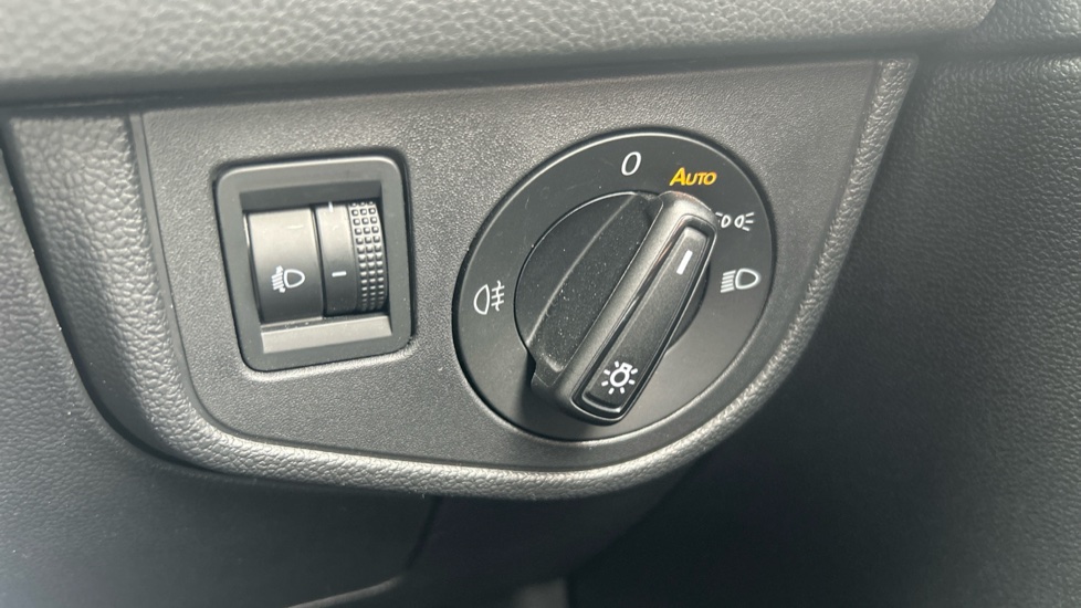 Volkswagen Polo 1.0 TSI Life 5dr DSG Petrol Hatchback - Image 26