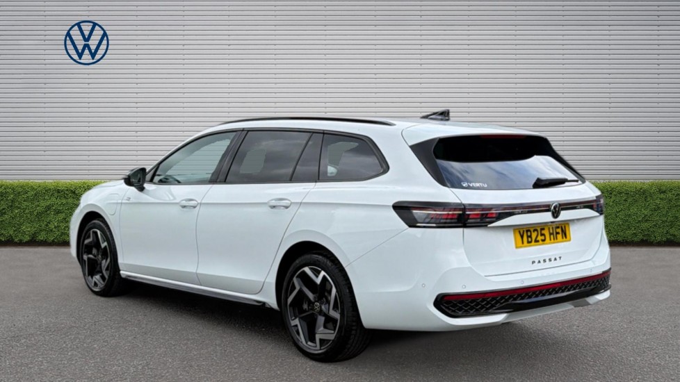 Volkswagen Passat 1.5 TSI eHybrid 272 R-Line 5dr DSG Estate - Image 3
