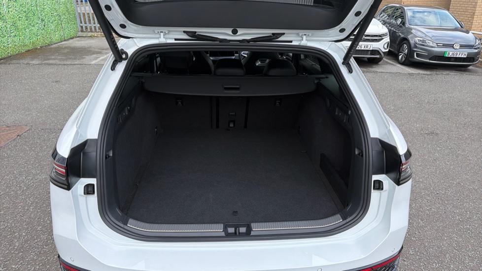 Volkswagen Passat 1.5 TSI eHybrid 272 R-Line 5dr DSG Estate - Image 20