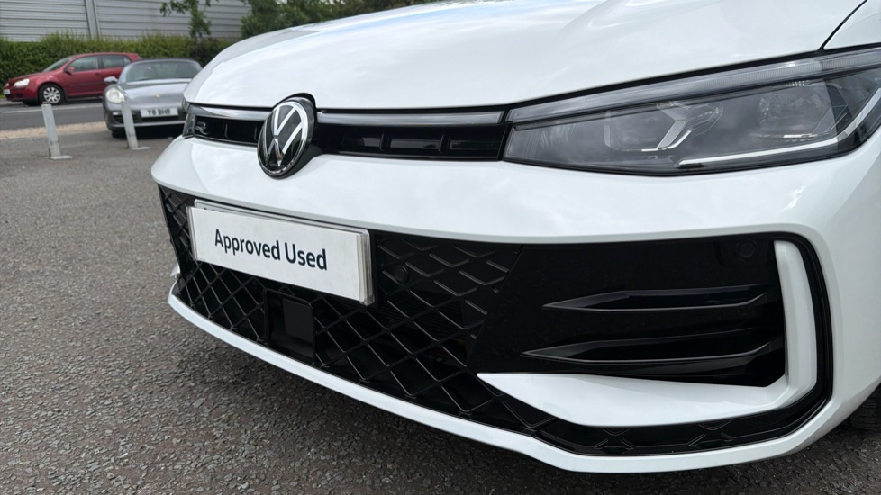 Volkswagen Passat 1.5 TSI eHybrid 272 R-Line 5dr DSG Estate - Image 28