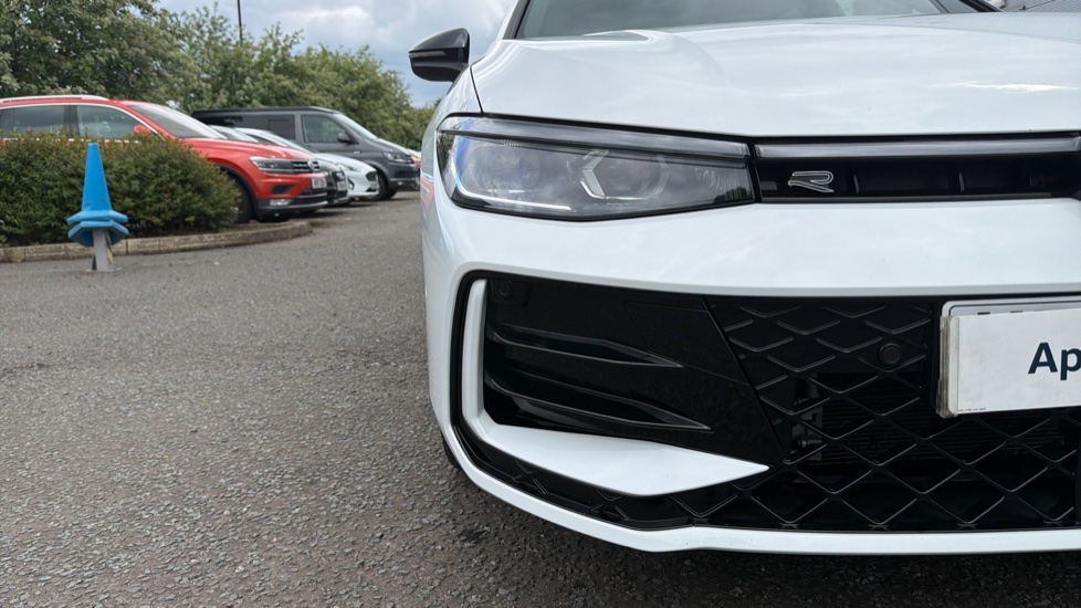 Volkswagen Passat 1.5 TSI eHybrid 272 R-Line 5dr DSG Estate - Image 29