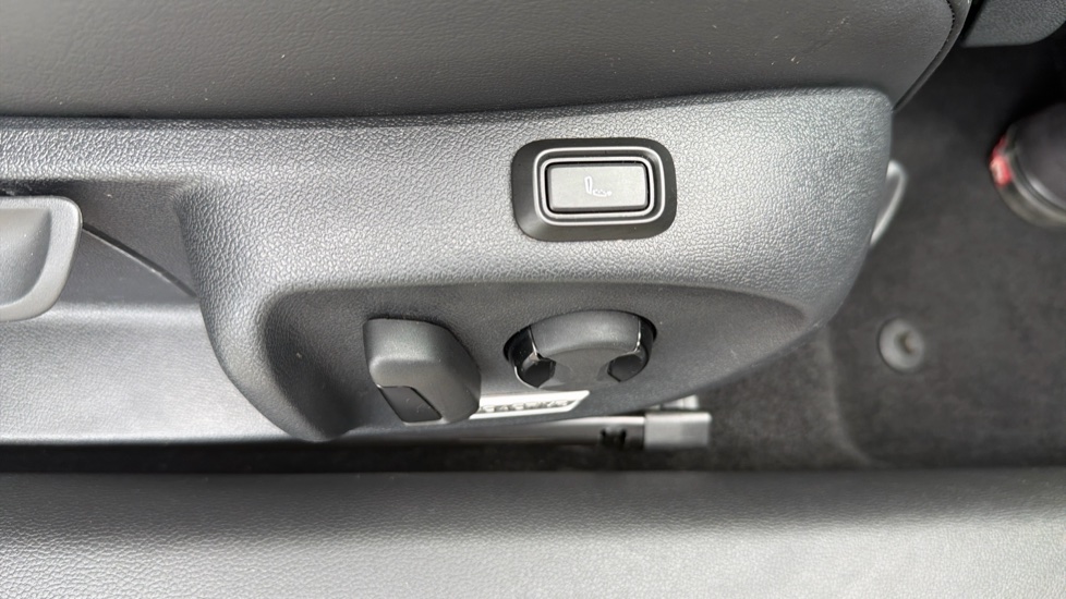 Volkswagen Passat 1.5 TSI eHybrid 272 R-Line 5dr DSG Estate - Image 31