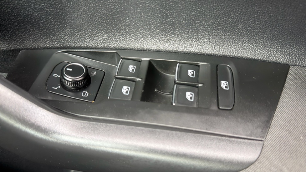 Volkswagen Polo 1.0 TSI 95 R-Line 5dr Petrol Hatchback - Image 28