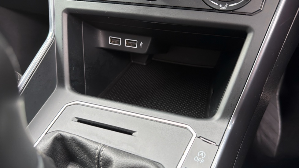 Volkswagen Polo 1.0 TSI 95 R-Line 5dr Petrol Hatchback - Image 38