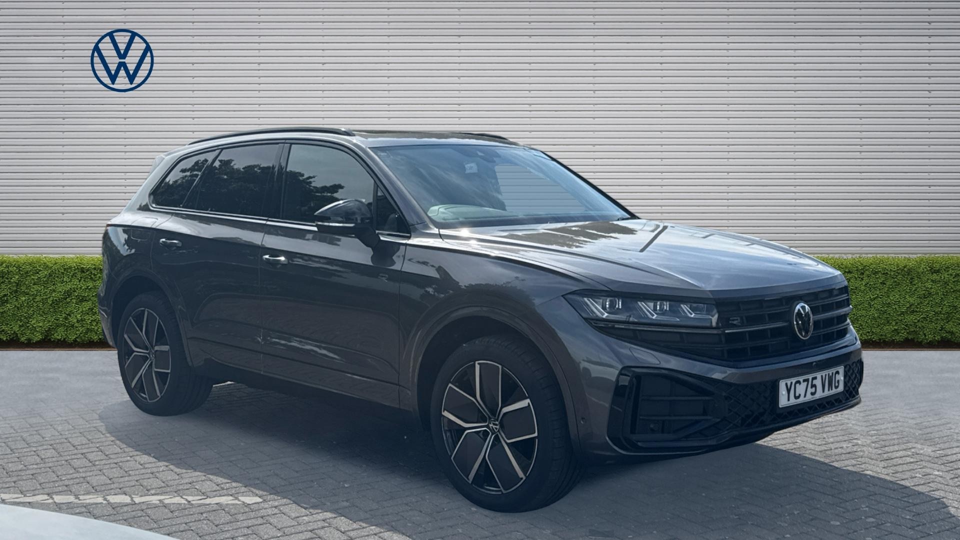Volkswagen Touareg listing photo
