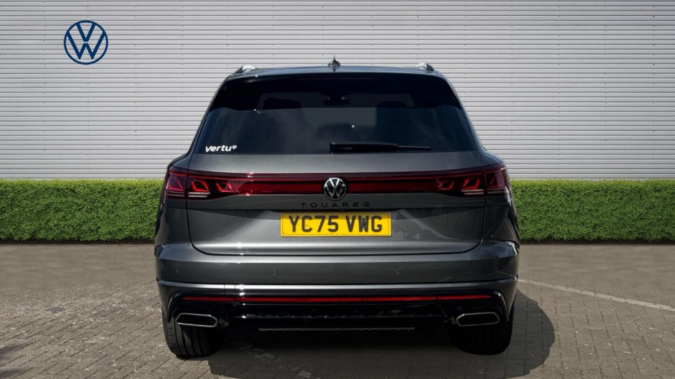 Volkswagen Touareg 3.0 V6 TDI 4Motion 286 Black Edition 5dr Tip Auto Diesel Estate - Image 8