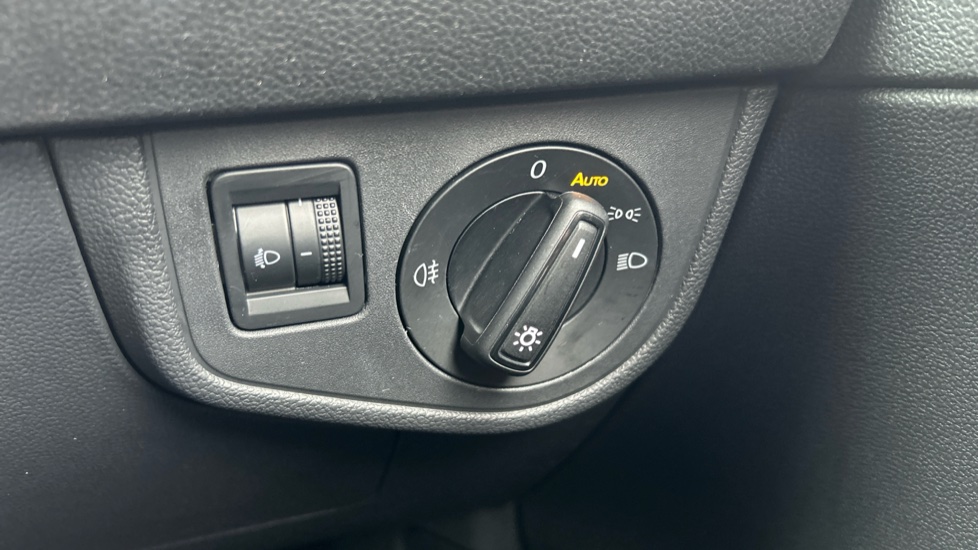 Volkswagen Polo 1.0 TSI Life 5dr Petrol Hatchback - Image 23