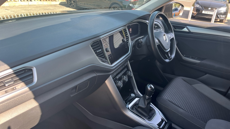 Volkswagen T-Roc 1.5 TSI EVO Active 5dr Petrol Hatchback - Image 2