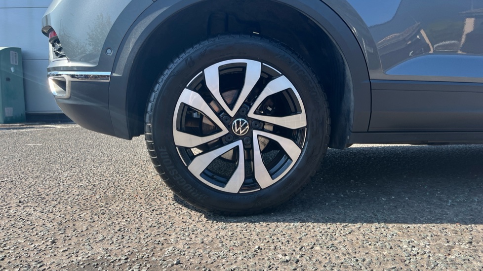 Volkswagen T-Roc 1.5 TSI EVO Active 5dr Petrol Hatchback - Image 5