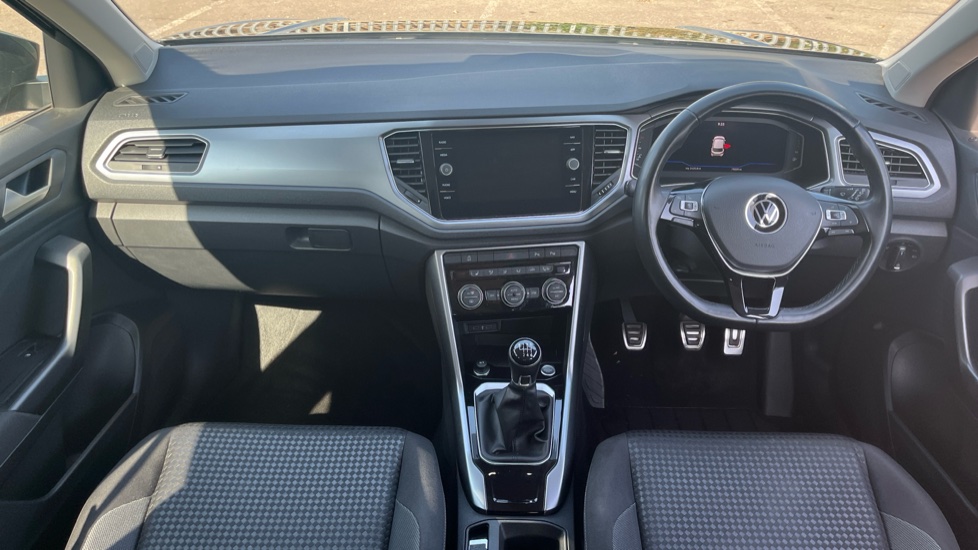 Volkswagen T-Roc 1.5 TSI EVO Active 5dr Petrol Hatchback - Image 9