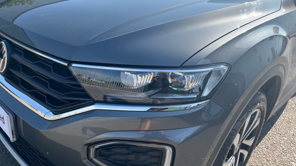 Volkswagen T-Roc 1.5 TSI EVO Active 5dr Petrol Hatchback - Image 23