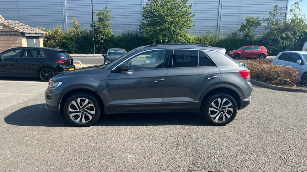Volkswagen T-Roc 1.5 TSI EVO Active 5dr Petrol Hatchback - Image 25