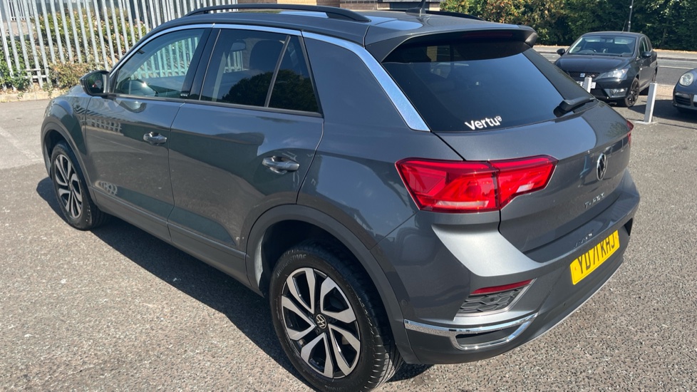Volkswagen T-Roc 1.5 TSI EVO Active 5dr Petrol Hatchback - Image 26