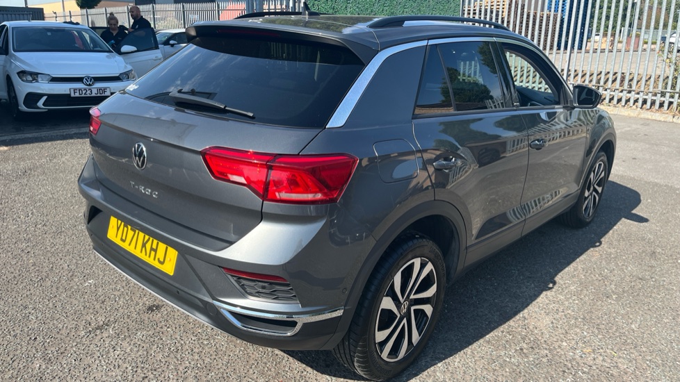 Volkswagen T-Roc 1.5 TSI EVO Active 5dr Petrol Hatchback - Image 29