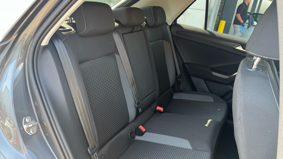 Volkswagen T-Roc 1.5 TSI EVO Active 5dr Petrol Hatchback - Image 32