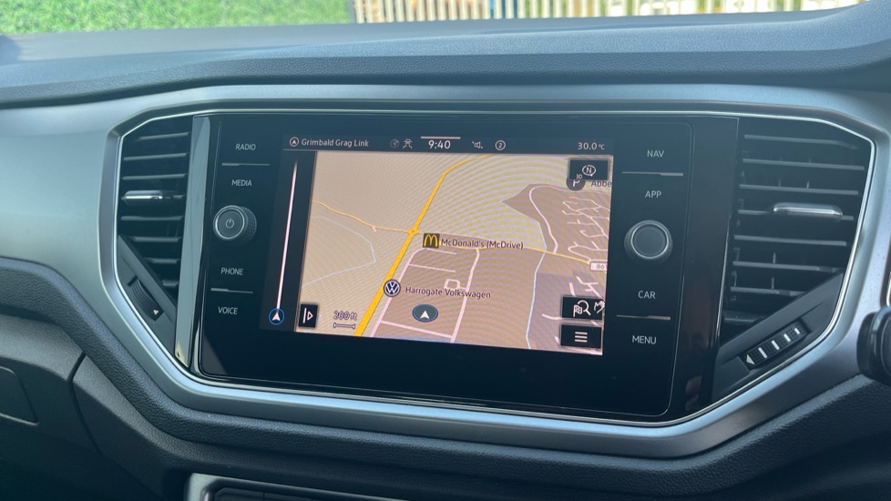 Volkswagen T-Roc 1.5 TSI EVO Active 5dr Petrol Hatchback - Image 43