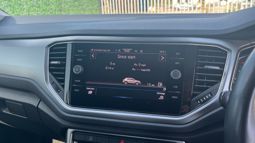 Volkswagen T-Roc 1.5 TSI EVO Active 5dr Petrol Hatchback - Image 45