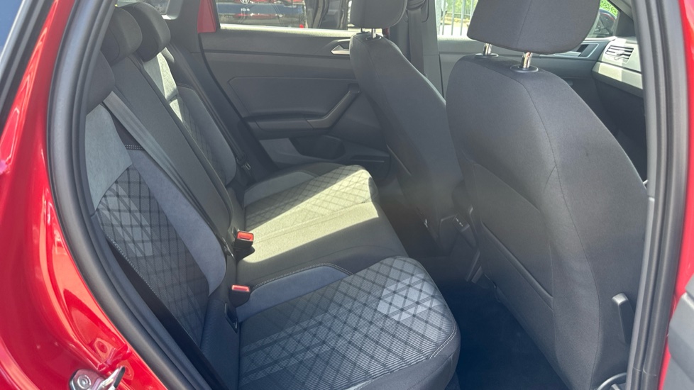Volkswagen Taigo 1.5 TSI 150 R-Line 5dr DSG Petrol Hatchback - Image 16