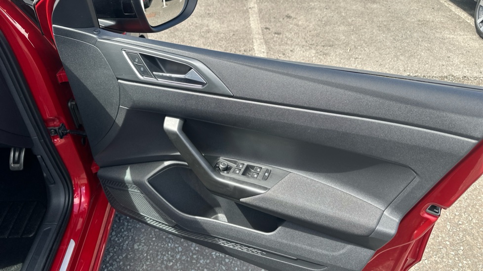 Volkswagen Taigo 1.5 TSI 150 R-Line 5dr DSG Petrol Hatchback - Image 19