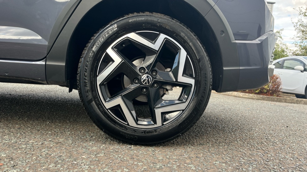 Volkswagen Taigo 1.5 TSI 150 R-Line 5dr DSG Petrol Hatchback - Image 5