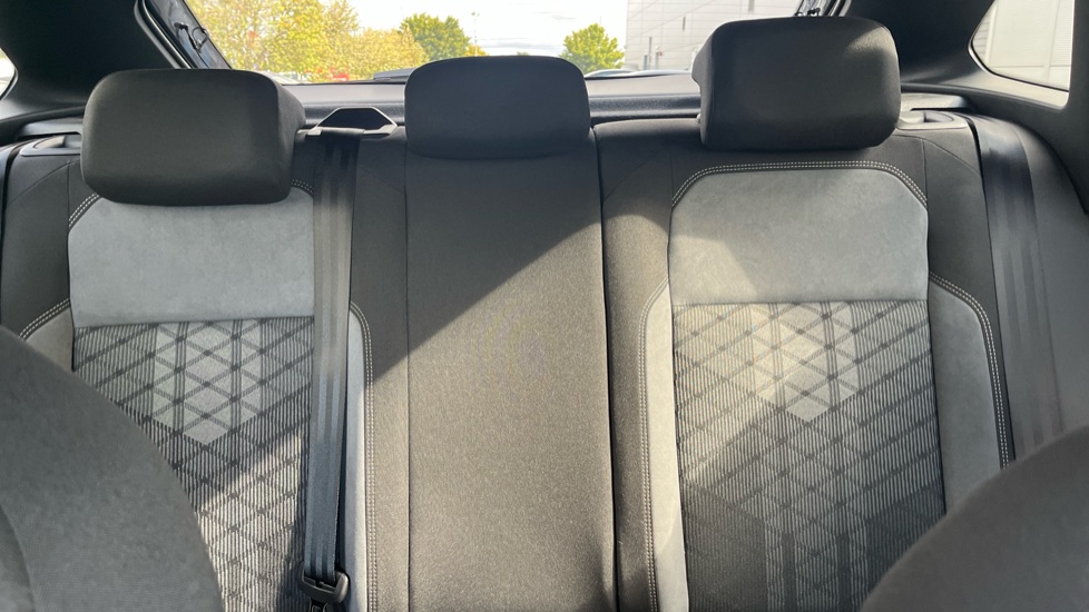 Volkswagen Taigo 1.5 TSI 150 R-Line 5dr DSG Petrol Hatchback - Image 16