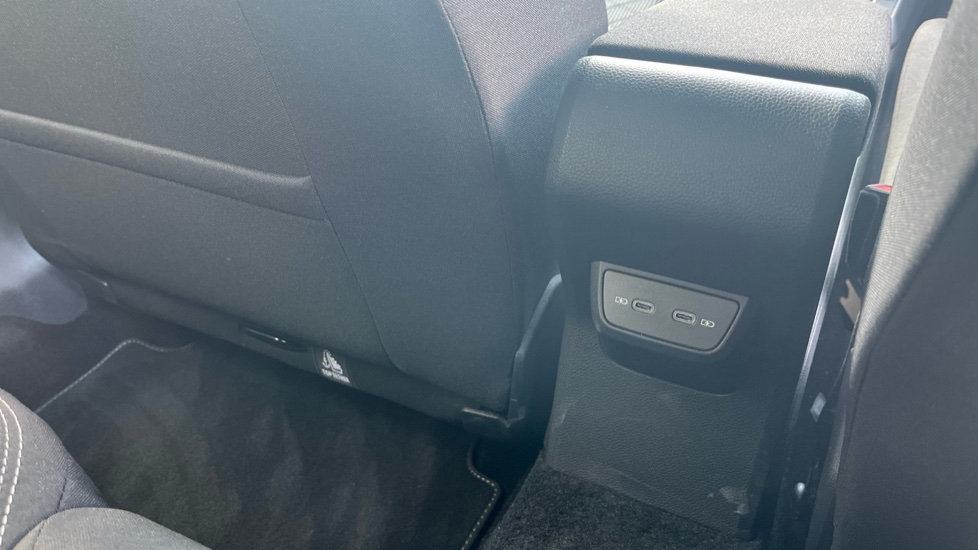 Volkswagen Taigo 1.5 TSI 150 R-Line 5dr DSG Petrol Hatchback - Image 30