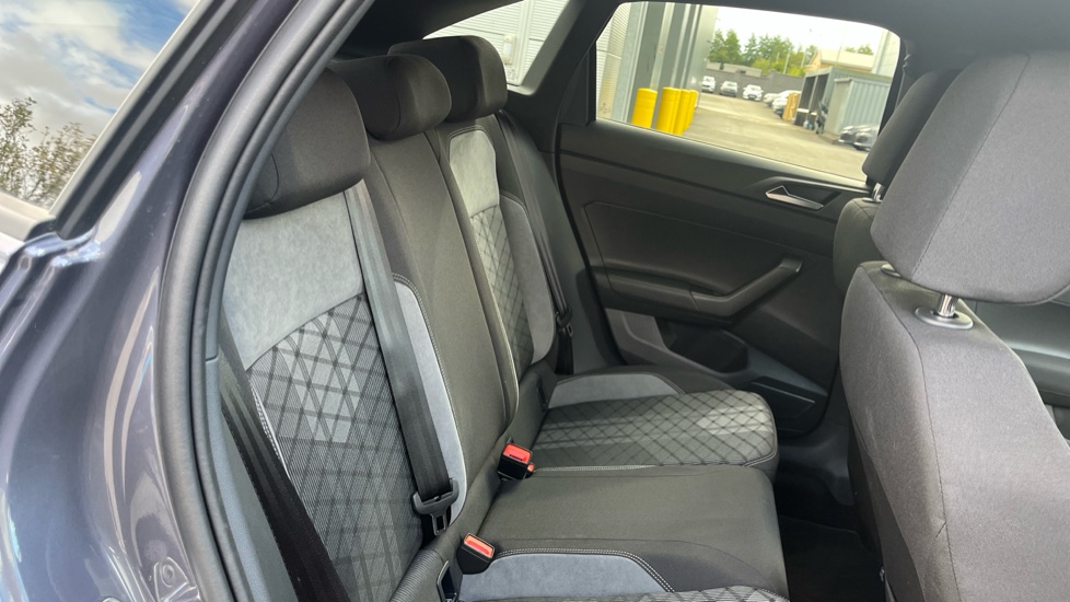 Volkswagen Taigo 1.5 TSI 150 R-Line 5dr DSG Petrol Hatchback - Image 31