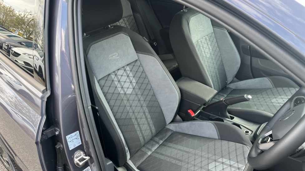 Volkswagen Taigo 1.5 TSI 150 R-Line 5dr DSG Petrol Hatchback - Image 32