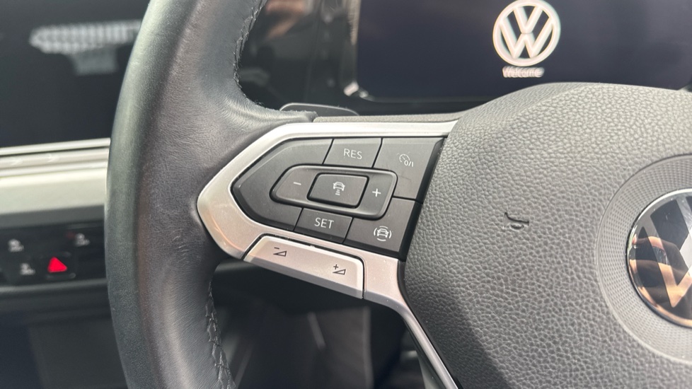 Volkswagen Golf 1.5 eTSI 150 Life 5dr DSG Petrol Hatchback - Image 17