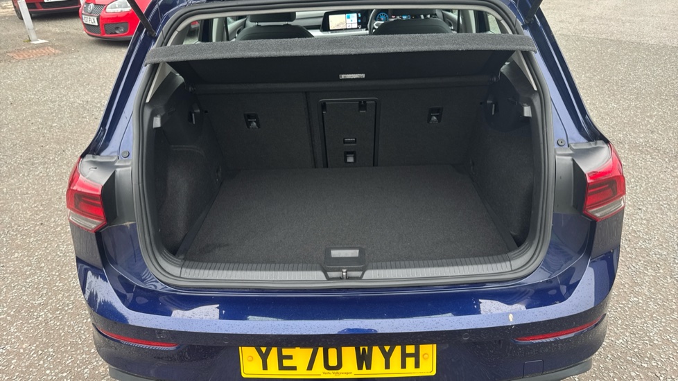 Volkswagen Golf 1.5 eTSI 150 Life 5dr DSG Petrol Hatchback - Image 20