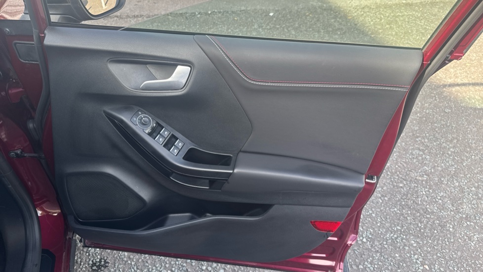 Ford Puma 1.0 EcoBoost Hybrid mHEV Vivid Ruby Edition 5dr Petrol Hatchback - Image 19