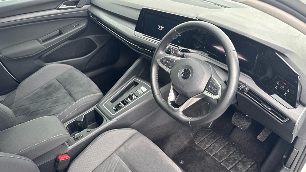 Volkswagen Golf 1.5 eTSI 150 Style 5dr DSG Petrol Hatchback - Image 6