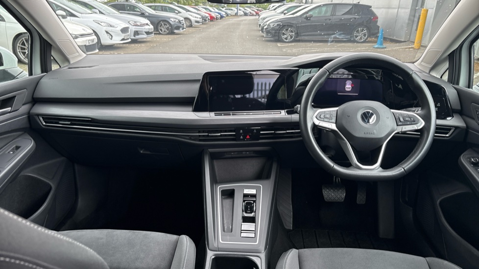 Volkswagen Golf 1.5 eTSI 150 Style 5dr DSG Petrol Hatchback - Image 9
