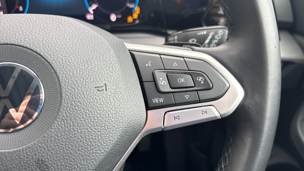Volkswagen Golf 1.5 eTSI 150 Style 5dr DSG Petrol Hatchback - Image 18