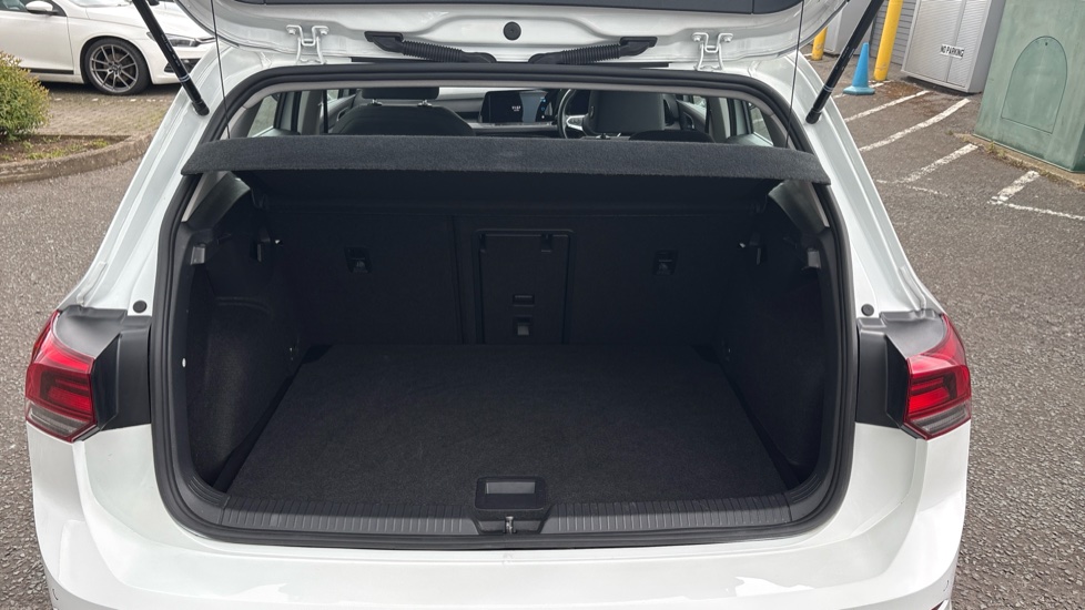 Volkswagen Golf 1.5 eTSI 150 Style 5dr DSG Petrol Hatchback - Image 20