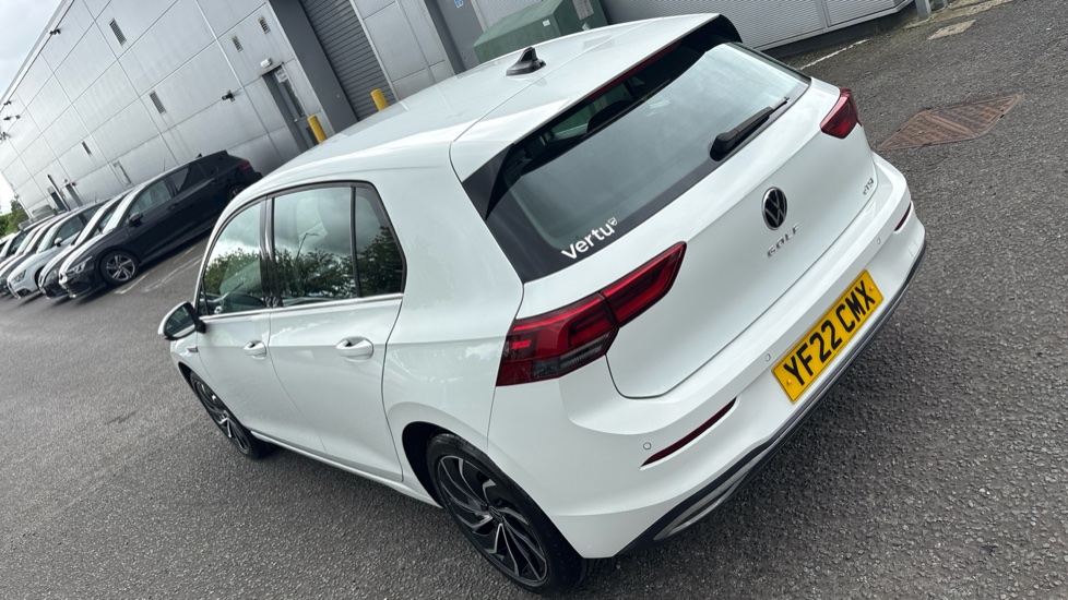 Volkswagen Golf 1.5 eTSI 150 Style 5dr DSG Petrol Hatchback - Image 31