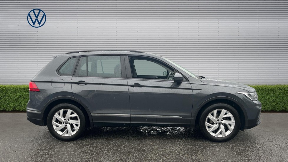 Volkswagen Tiguan 1.5 TSI 150 Life 5dr DSG Petrol Estate - Image 4