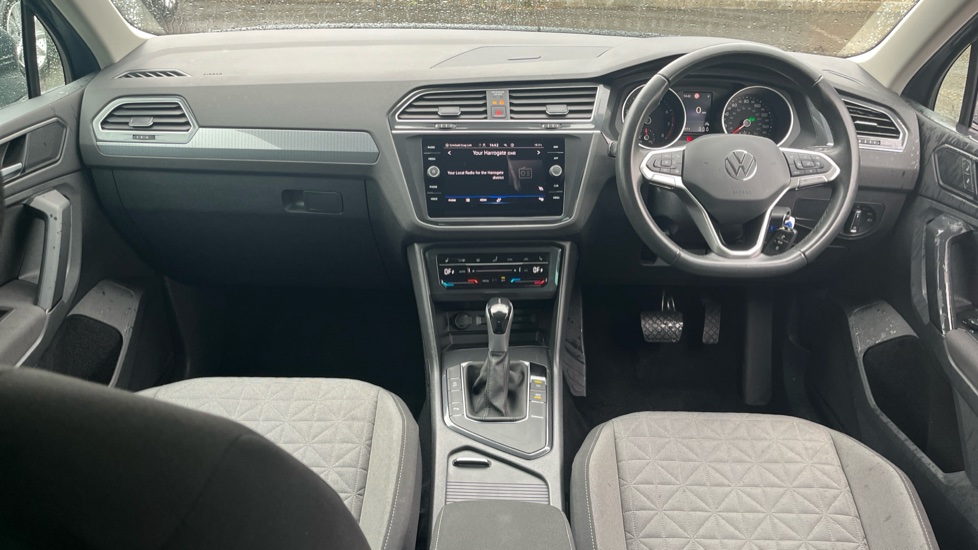Volkswagen Tiguan 1.5 TSI 150 Life 5dr DSG Petrol Estate - Image 9