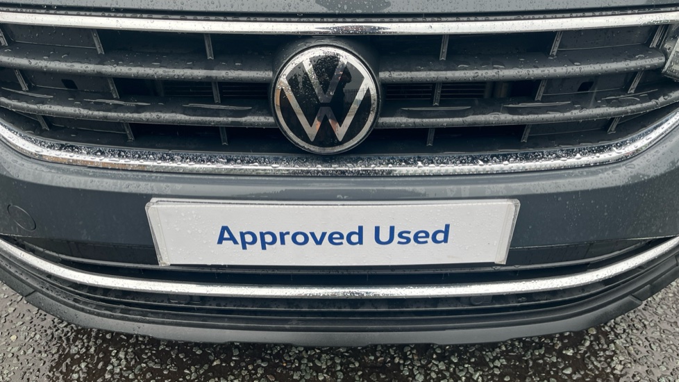 Volkswagen Tiguan 1.5 TSI 150 Life 5dr DSG Petrol Estate - Image 22