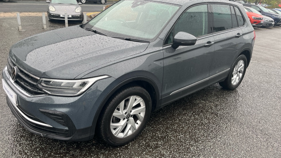 Volkswagen Tiguan 1.5 TSI 150 Life 5dr DSG Petrol Estate - Image 24