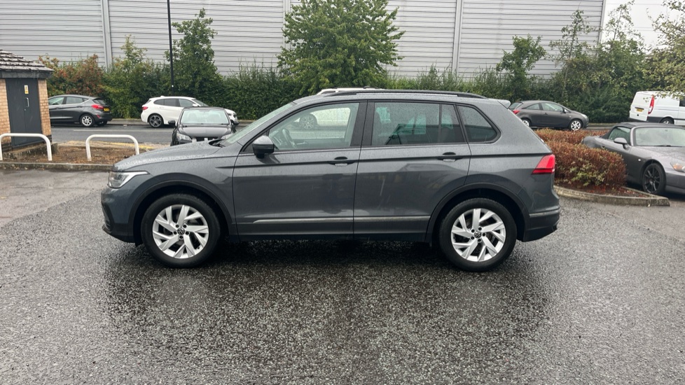 Volkswagen Tiguan 1.5 TSI 150 Life 5dr DSG Petrol Estate - Image 25