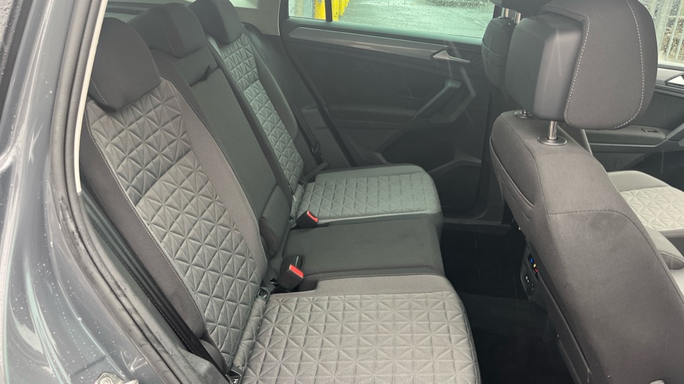 Volkswagen Tiguan 1.5 TSI 150 Life 5dr DSG Petrol Estate - Image 31