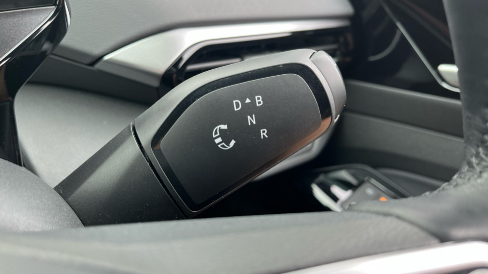 Volkswagen ID.4 210kW Match Pro 77kWh 5dr Auto Electric Estate - Image 14